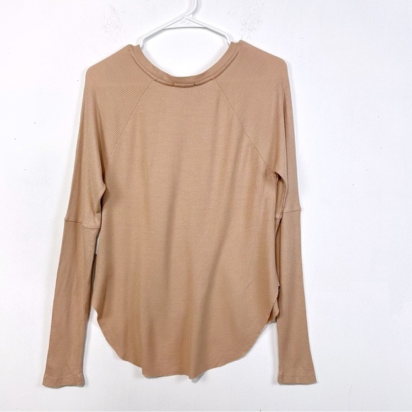 NEW ABOUND  Long Sleeve Raglan Tee Waffle Knit In Tan Dale Sz S Round Raw Hem - Picture 8 of 10